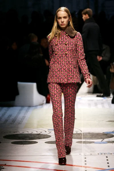 Look 11